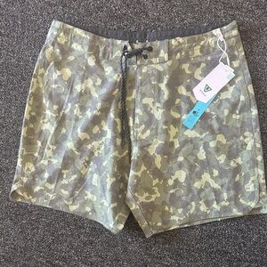 VISSLA short setOlive Camo Board Shorts